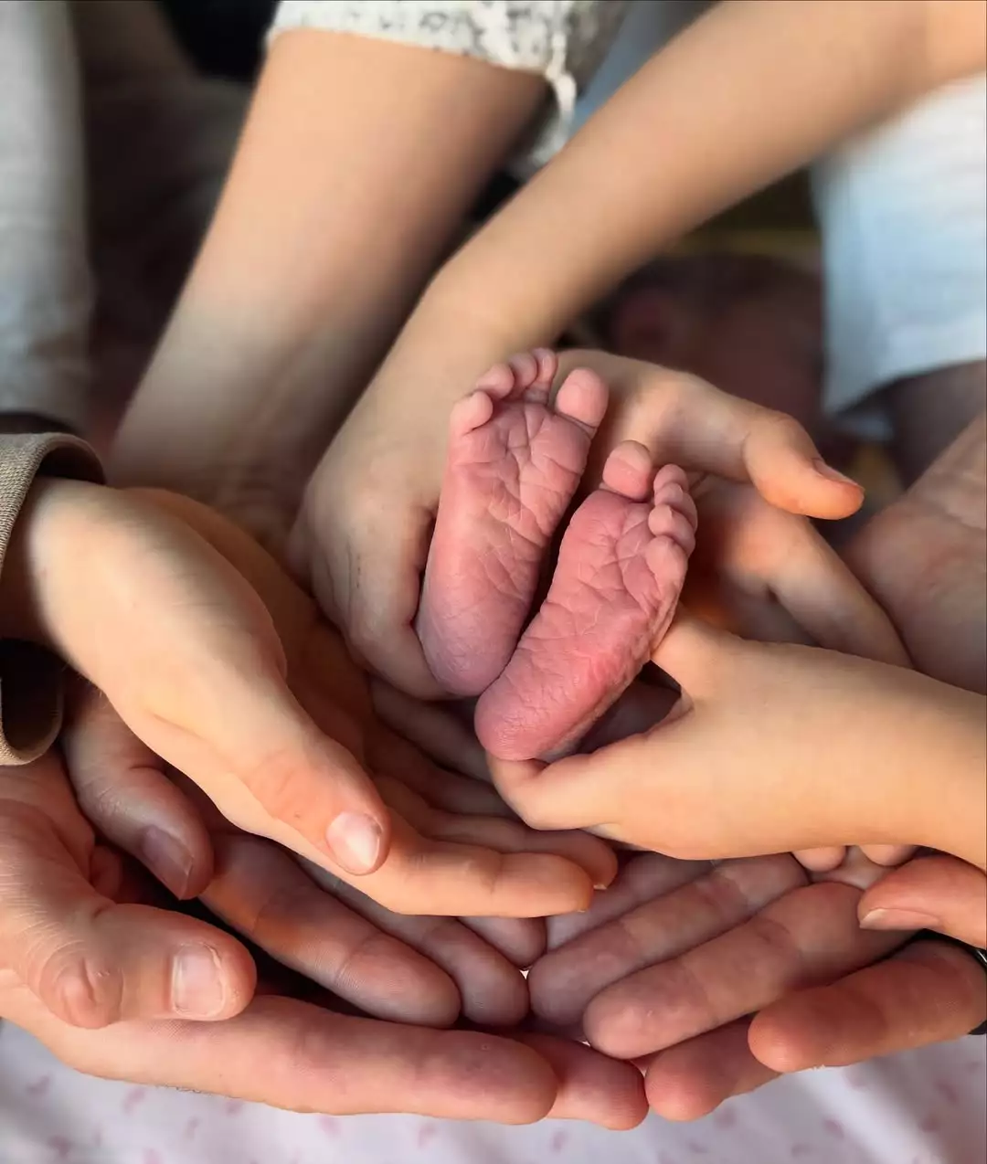 ¡Bienvenida al mundo pequeña!  Este jueves 30 de enero ha nacido Anais Fernández Lindes en un...webp
