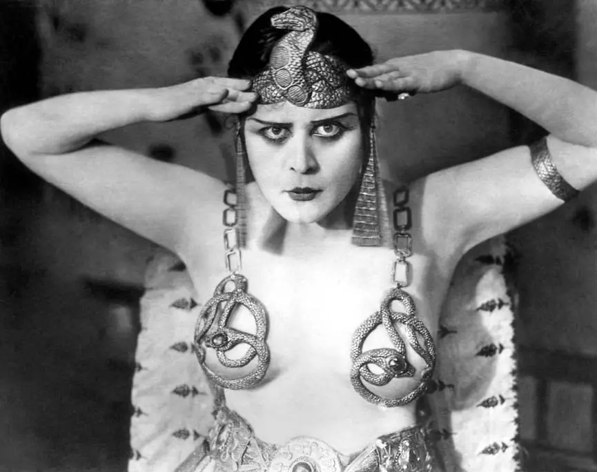 1917_Theda_Bara.webp