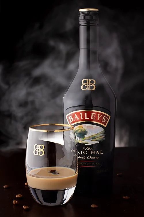 500px-Glass_of_Baileys.webp