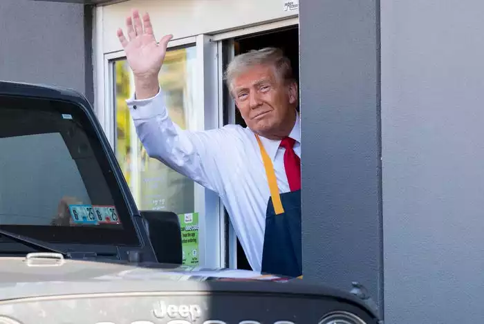 75767136007-trump-at-mcdonalds-dh-001.webp