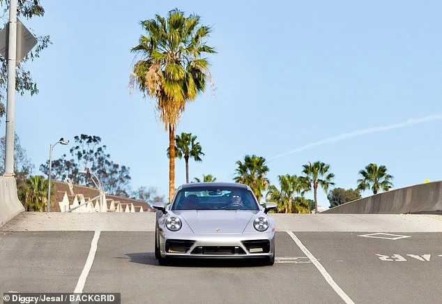 94487739-14322881-image-a-114_1737750767544.webp