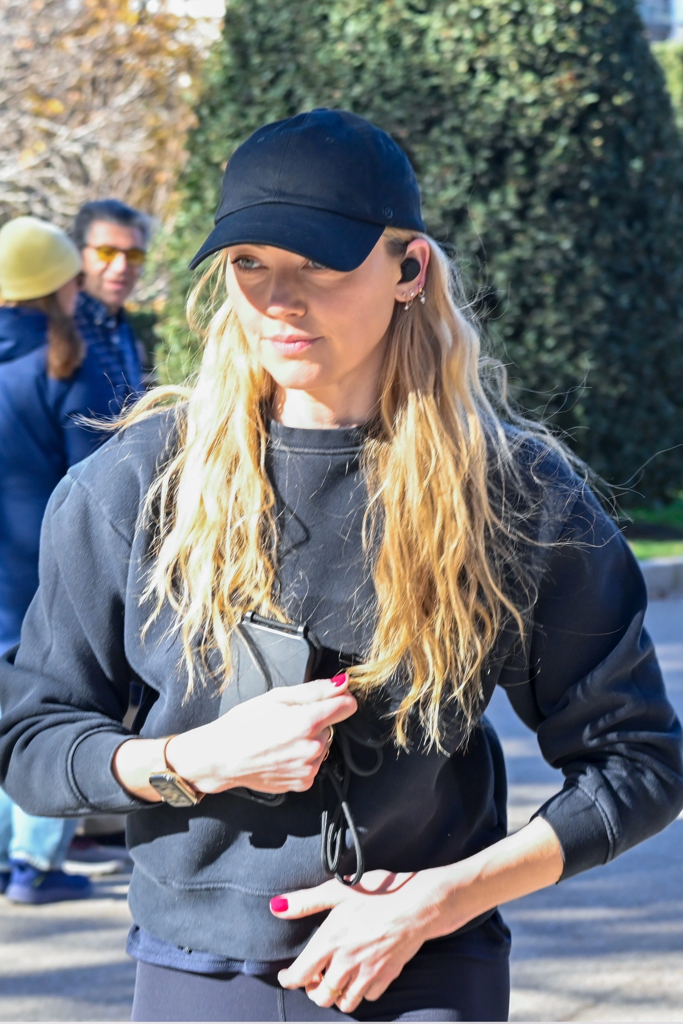amber-heard-goes-for-a-jog-in-madrid-53703823717.webp