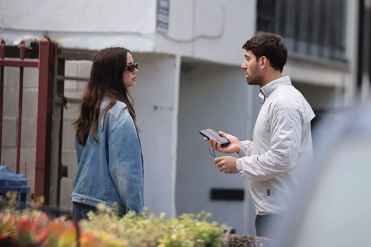 ana-de-armas-and-marcelo-valente-out-in-los-angeles-11-11-2025-0.webp