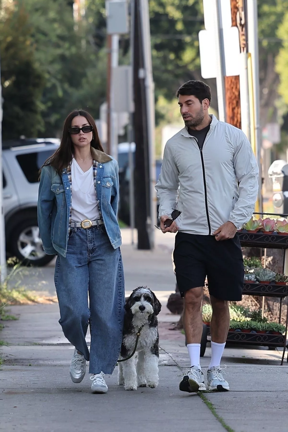 ana-de-armas-and-marcelo-valente-out-in-los-angeles-11-11-2025-2.webp