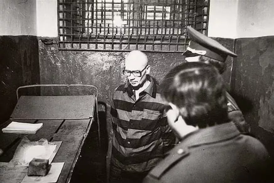 Andrei Chikatilo momentos antes de ser ejectuado.JPG