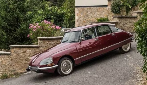 article-coches-recuerdo-citroen-ds-tiburon-577cdbe06a383_3_565x325.webp