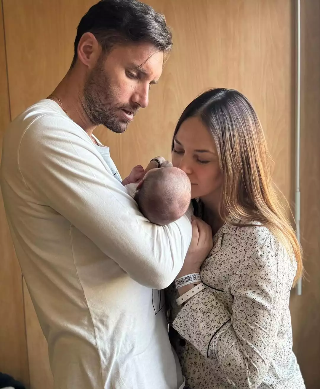 Bienvenida Anais!!! Que ganas teníamos de que llegaras   ya somos familia numerosa!!! Ha sali...webp