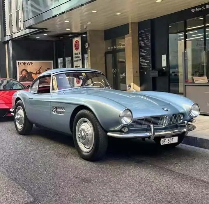 bmwz8.webp