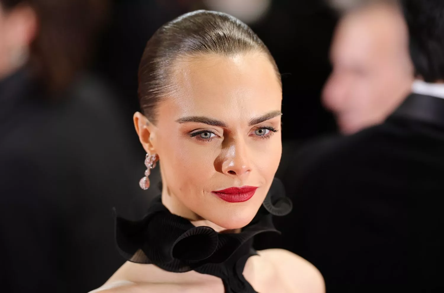 Cara-Delevingne-Lead-5deb2facdc034b20b8382861fd37ef6d.webp