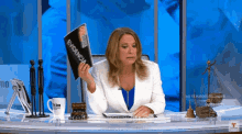 caso-cerrado-therefore.gif