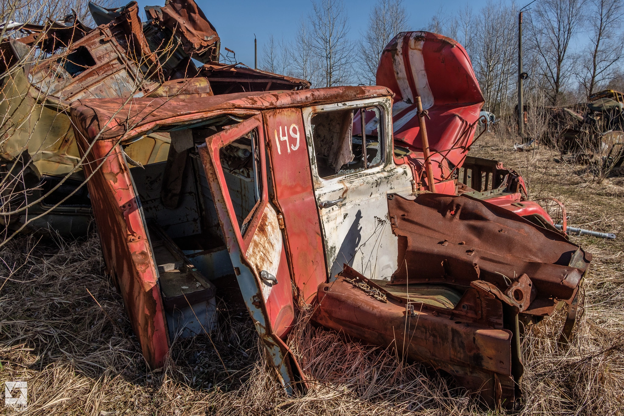 Chernobyl-Rossokha-Vehicle-Graveyard-27.webp