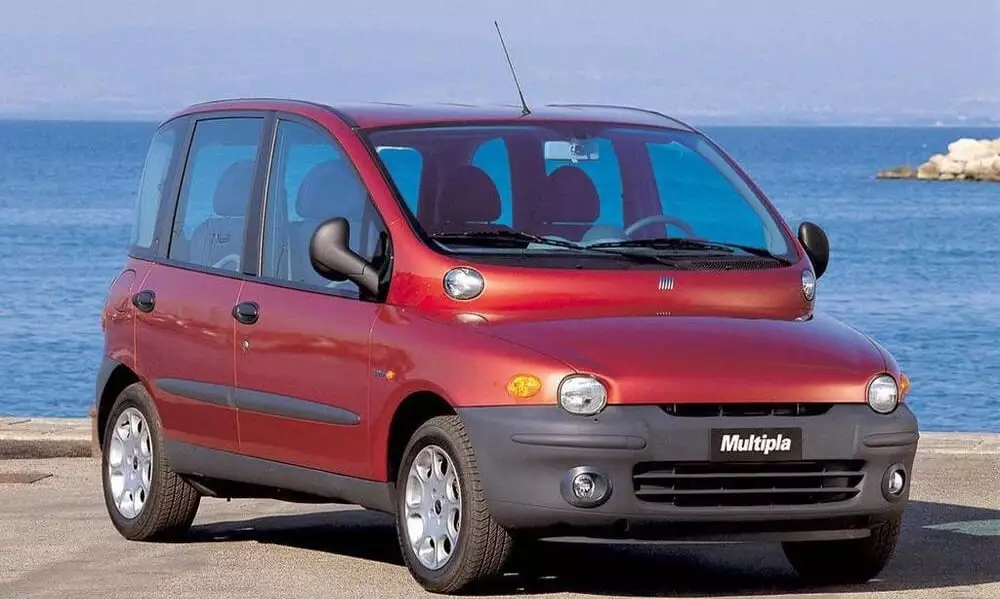 coches-feos-fiat-multipla.webp