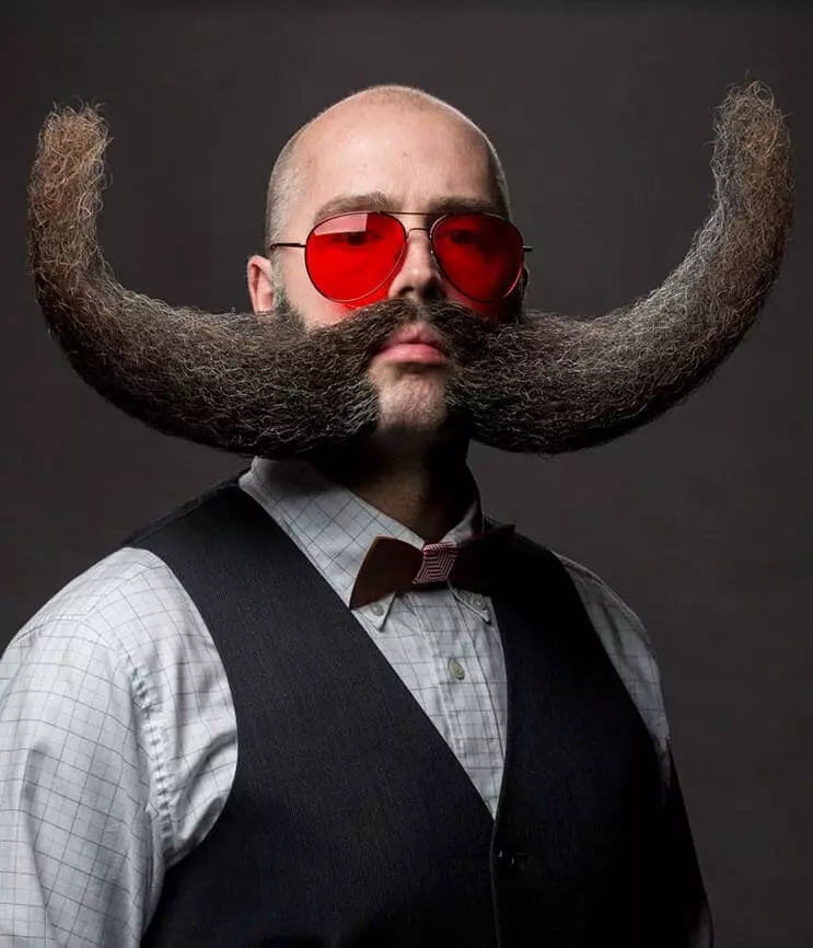 Conoce-a-los-participantes-de-la-Competencia-Mundial-de-Barbas-y-Gigotes-2-1.webp
