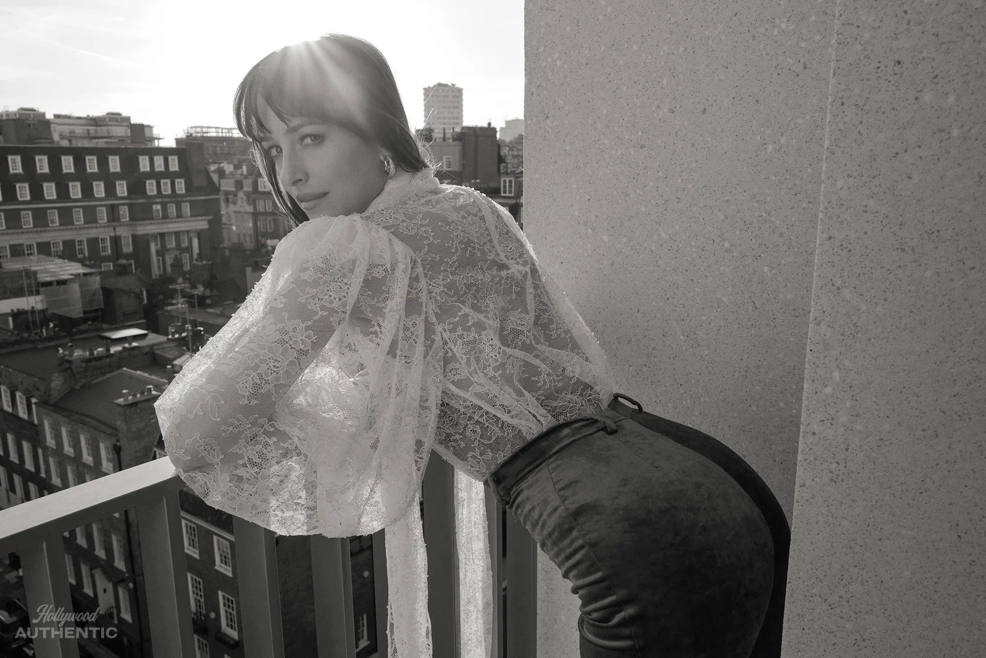 dakota-johnson-06.webp