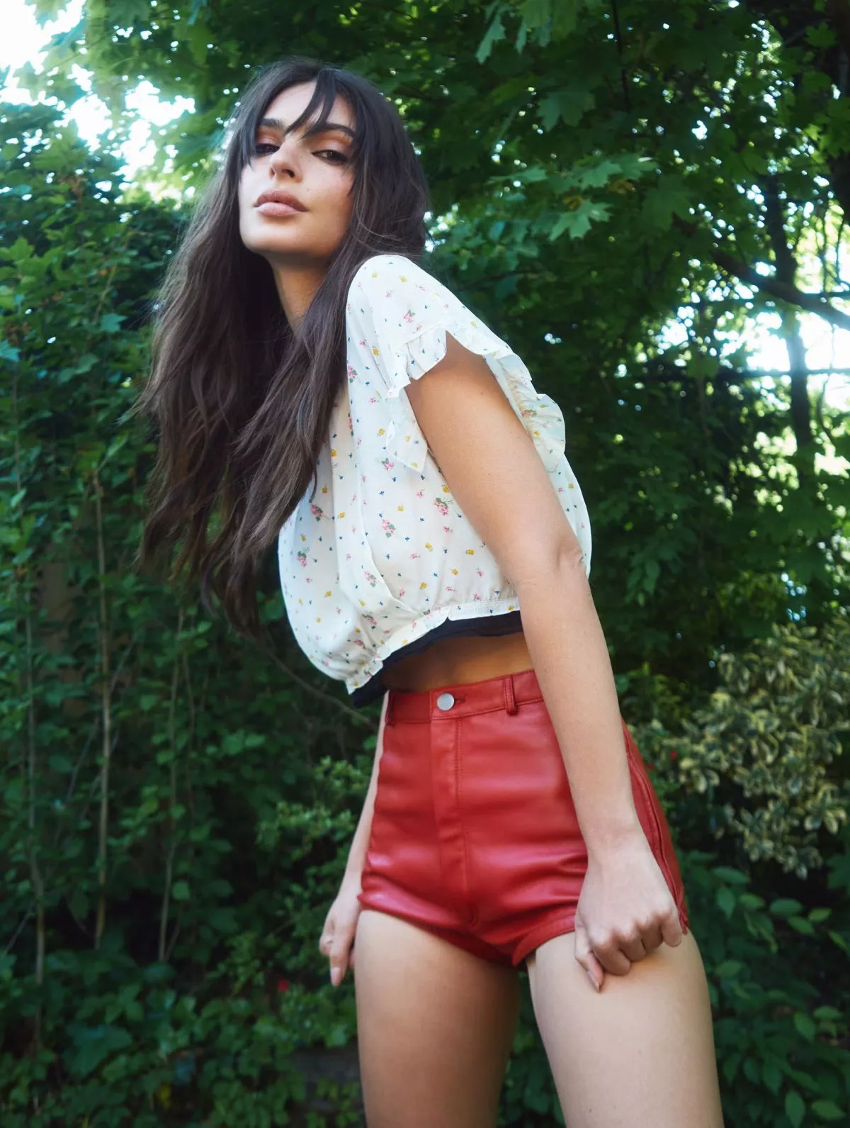 emily-ratajkowski-for-elle-uk-july-august-2025-2.webp