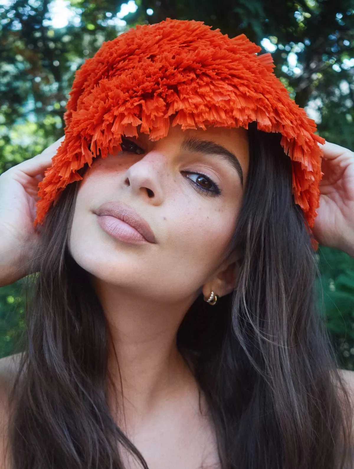 emily-ratajkowski-for-elle-uk-july-august-2025-6.webp