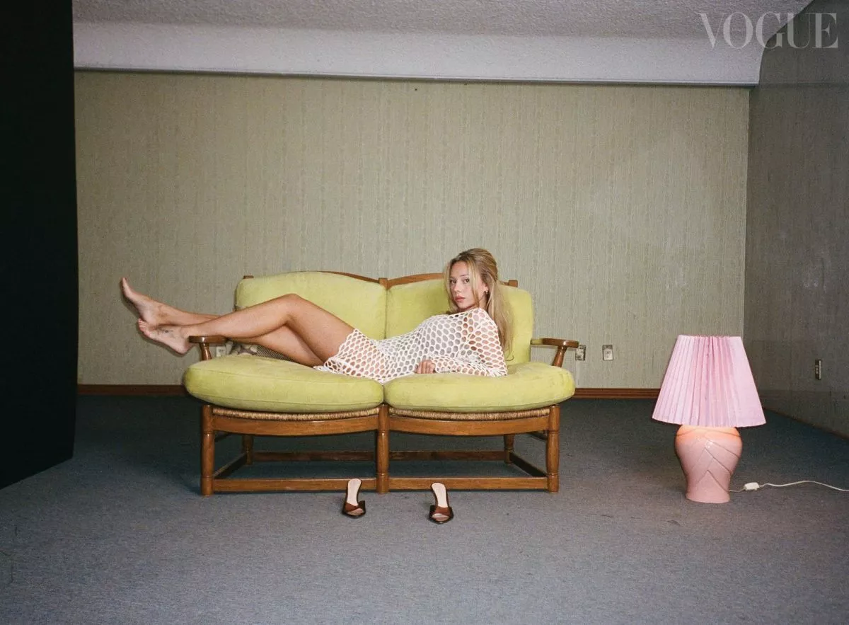 ester-exposito-for-vogue-mexico-june-2025-1.jpg