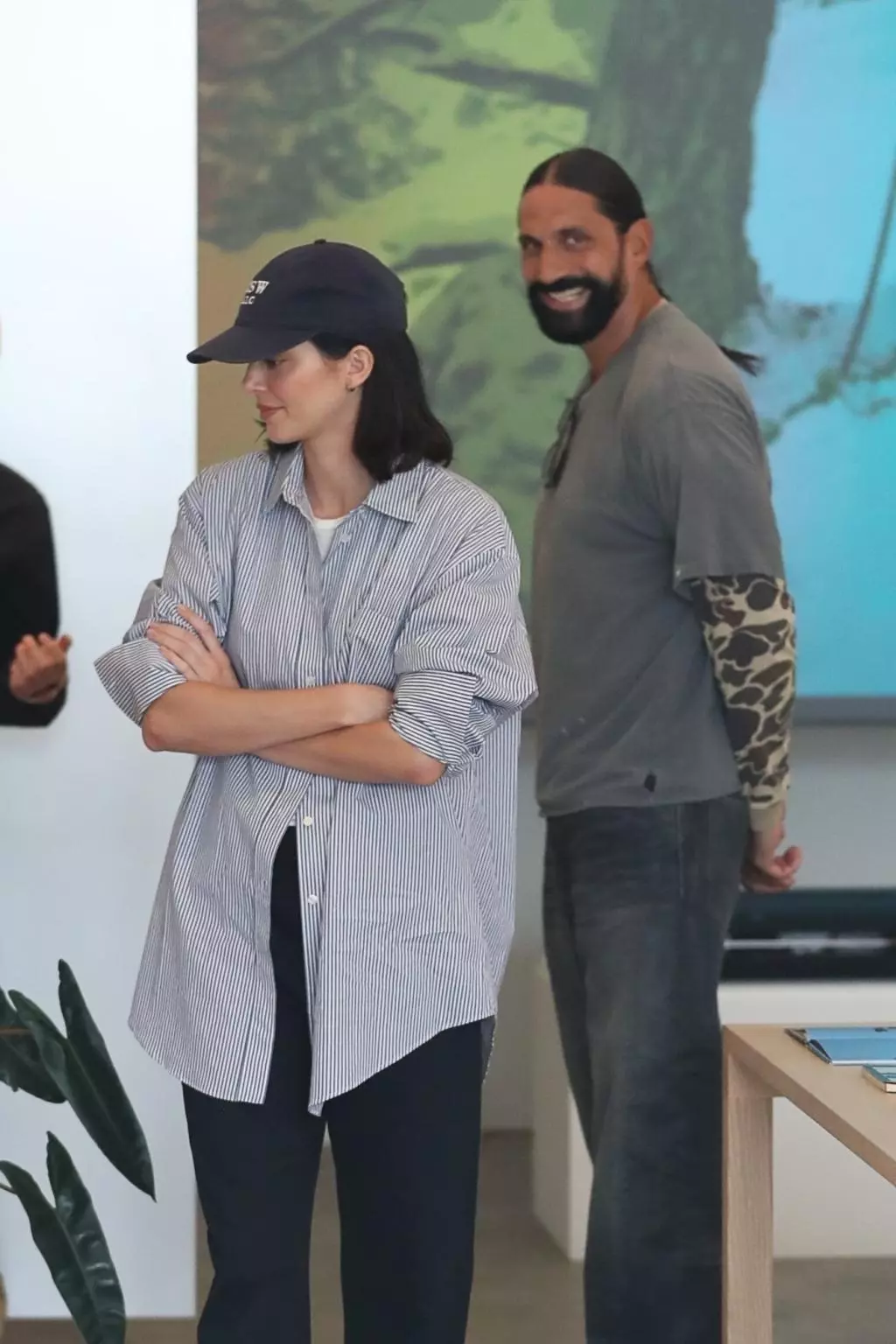 exclusive-los-angeles-ca-kendall-112212666.webp