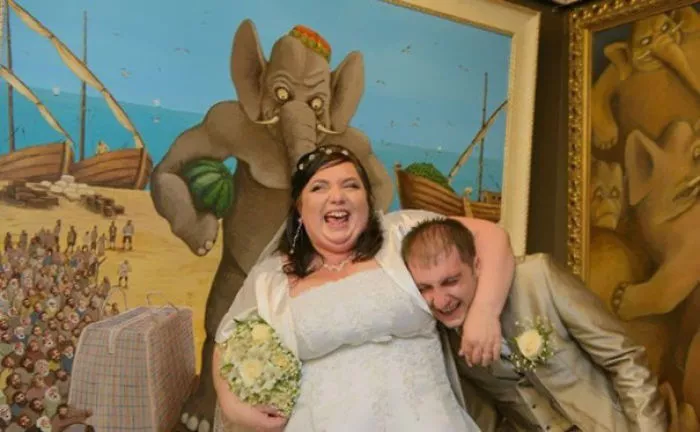 funny-weird-russian-wedding-photos-24-5ac71a8417561__700.webp
