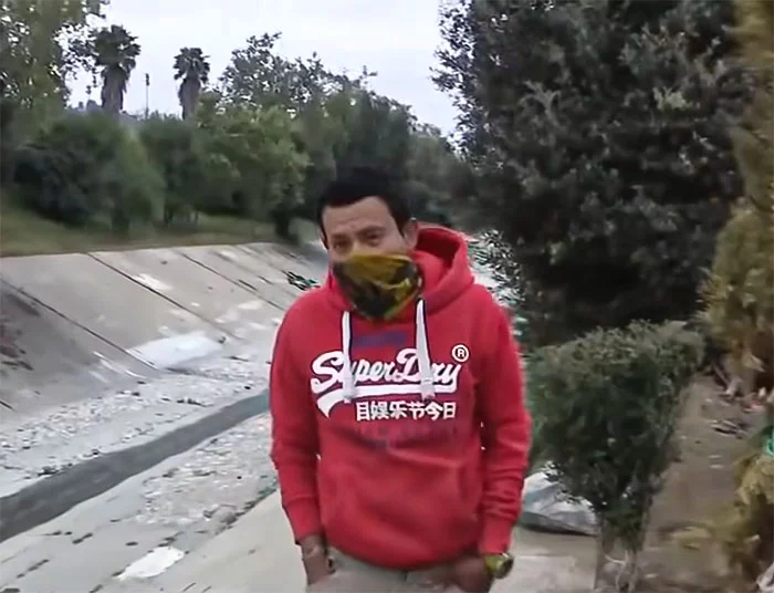 homeless-man-builds-entire-makeshift-house-with-lights-and-stove-la-freeway-6621339f682b7__700.webp