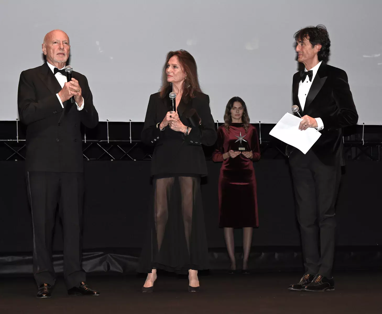 JACQUELINE-BISSET-43RD-EDITION-TORINO-FILM-FESTIVAL-OPENING-RED-CARPET-24.webp