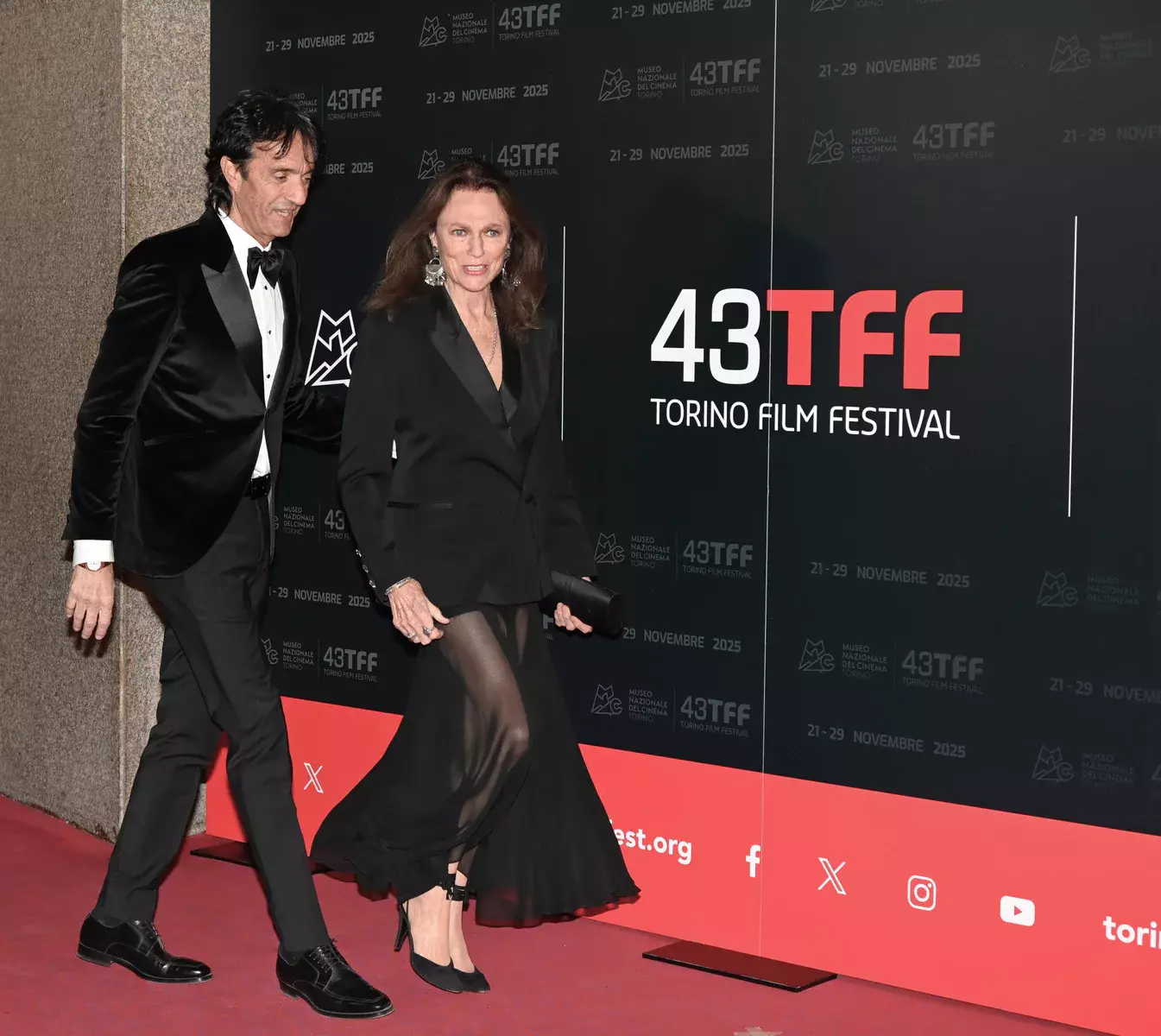 JACQUELINE-BISSET-43RD-EDITION-TORINO-FILM-FESTIVAL-OPENING-RED-CARPET-27.webp