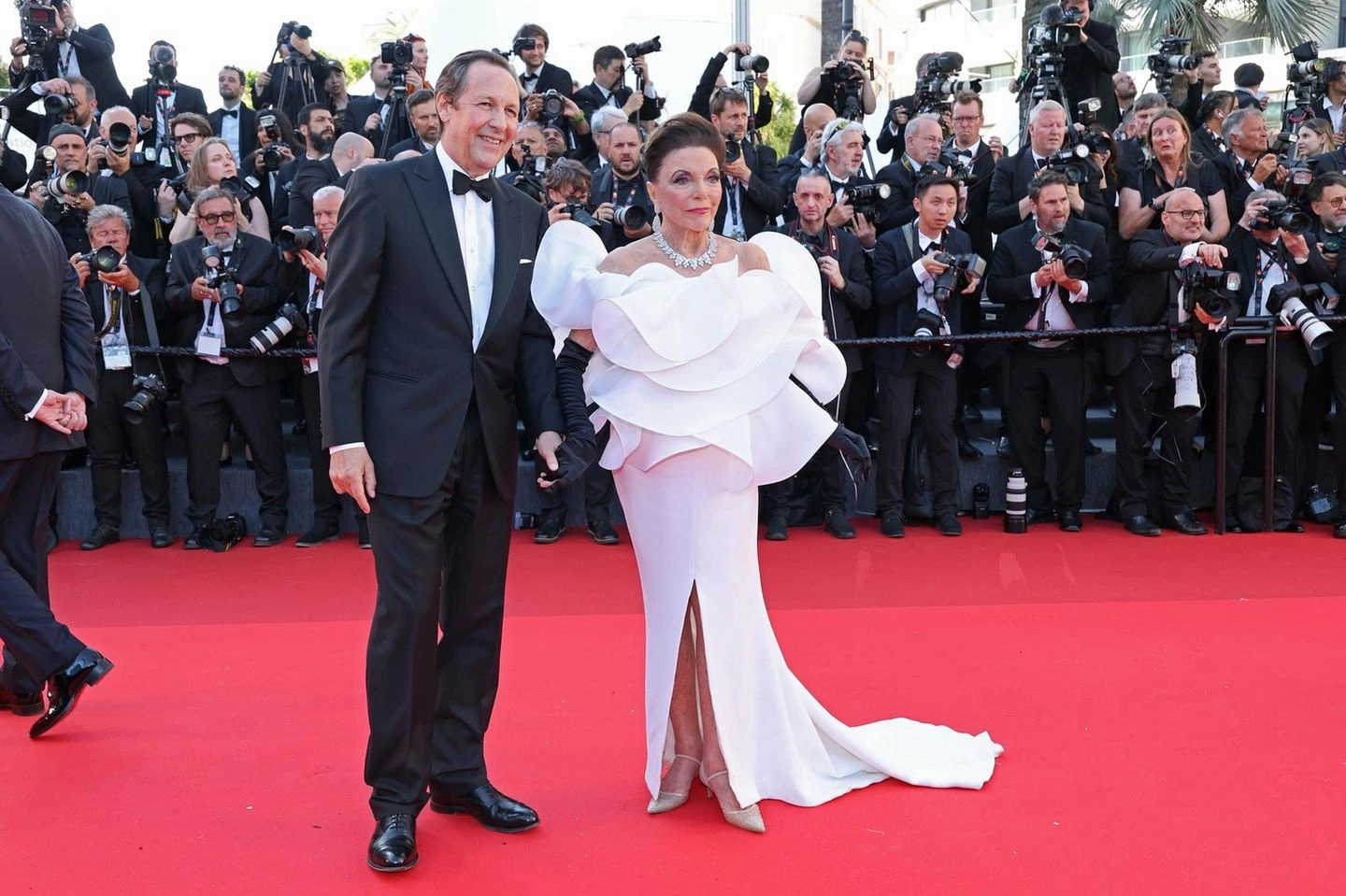 joan-collins-percy-gibson-cannes-2026.webp