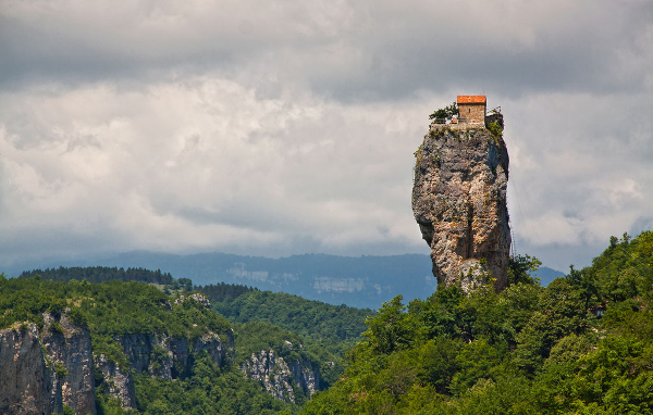 Katskhi_Pillar_1.webp