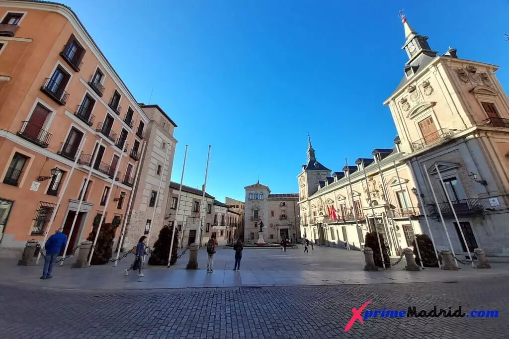 La-Plaza-de-la-Villa.jpg