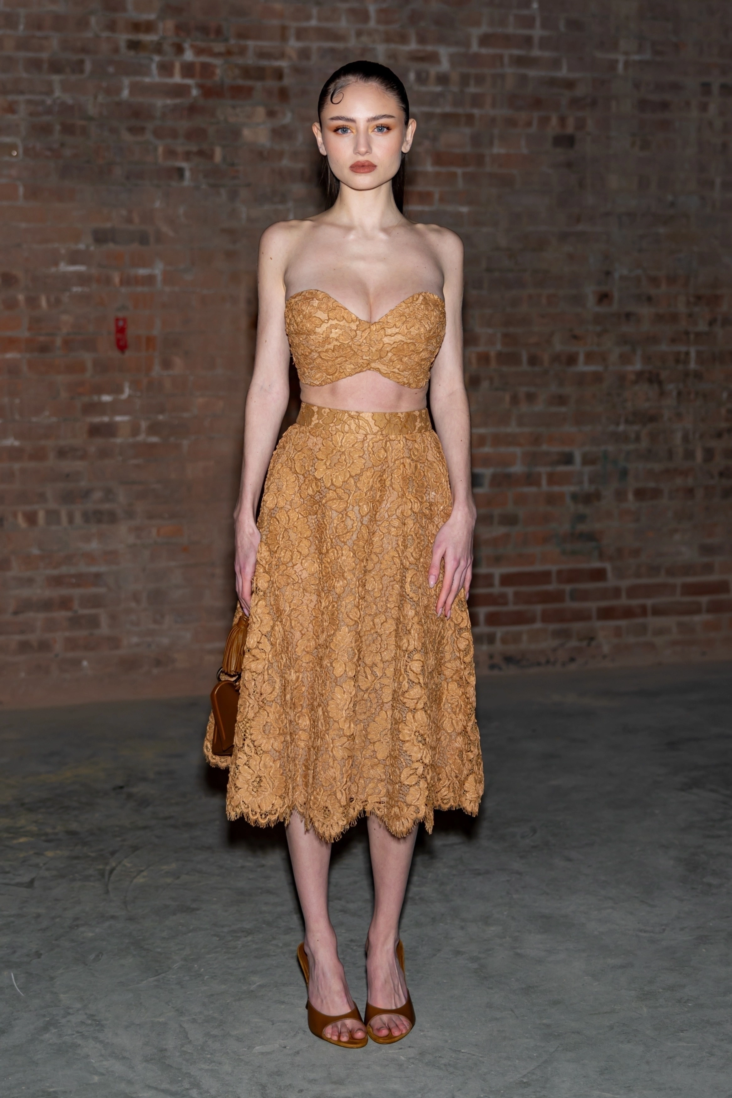 leni-klum-at-the-michael-kors-fallwinter-2025-fashion-show-in-new-york-49603859573.webp