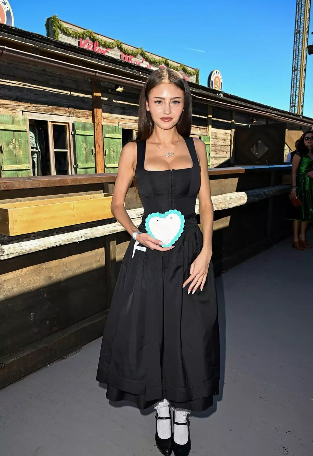 leni-klum-tiffany-co-wiesn-2025-during-the-oktoberfest-2025-v0-7pd13itkndqf1.webp