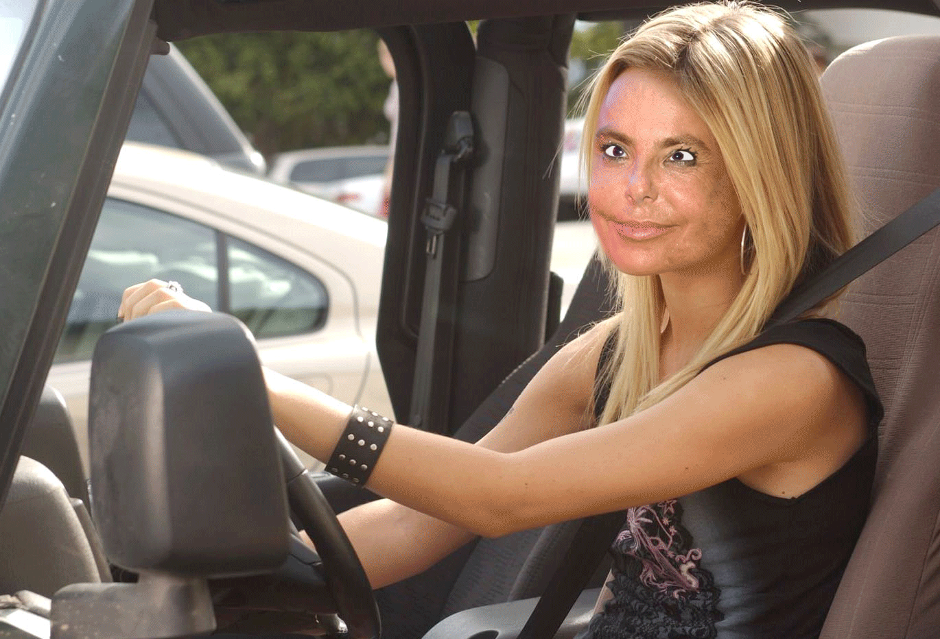 leticia-sabater-condunciendo.gif