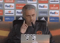 manchester-united-mourinho.gif