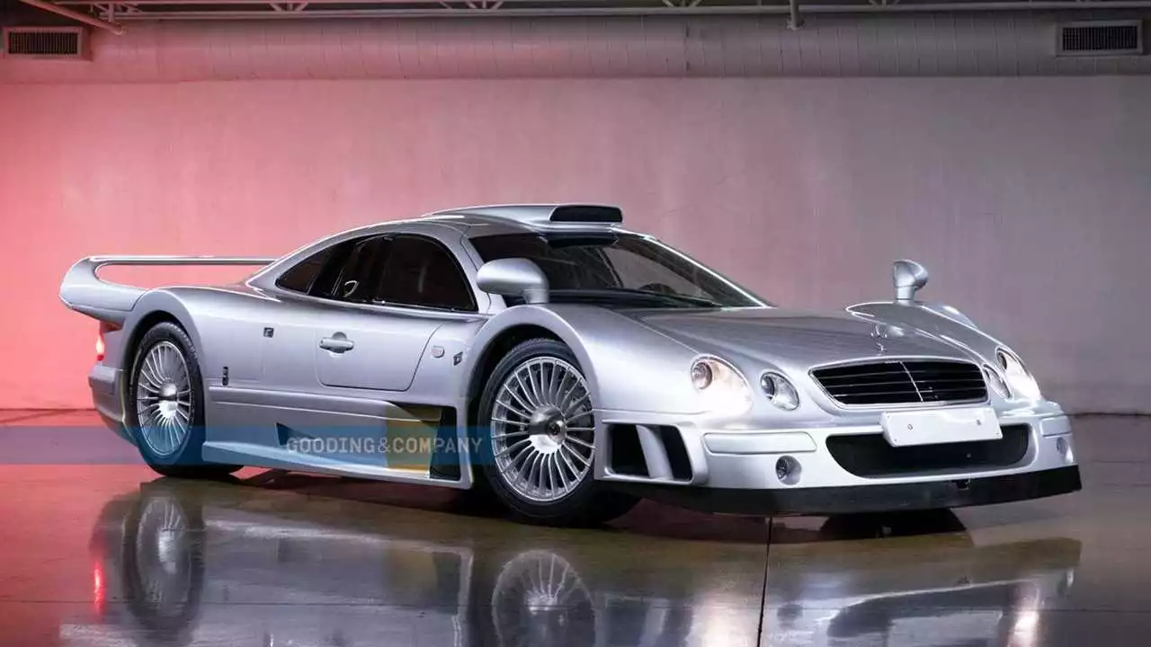 mercedes-clk-gtr-un-esemplare-all-asta-a-pebble-beach.webp