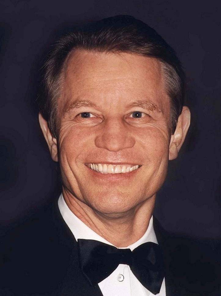 Michael_York_1999.webp