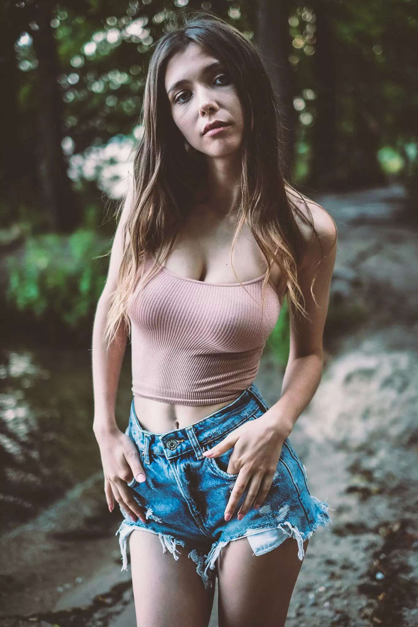 Mila_Azul_in_Forest_and_Lido_by_Luther_Photography_14.png