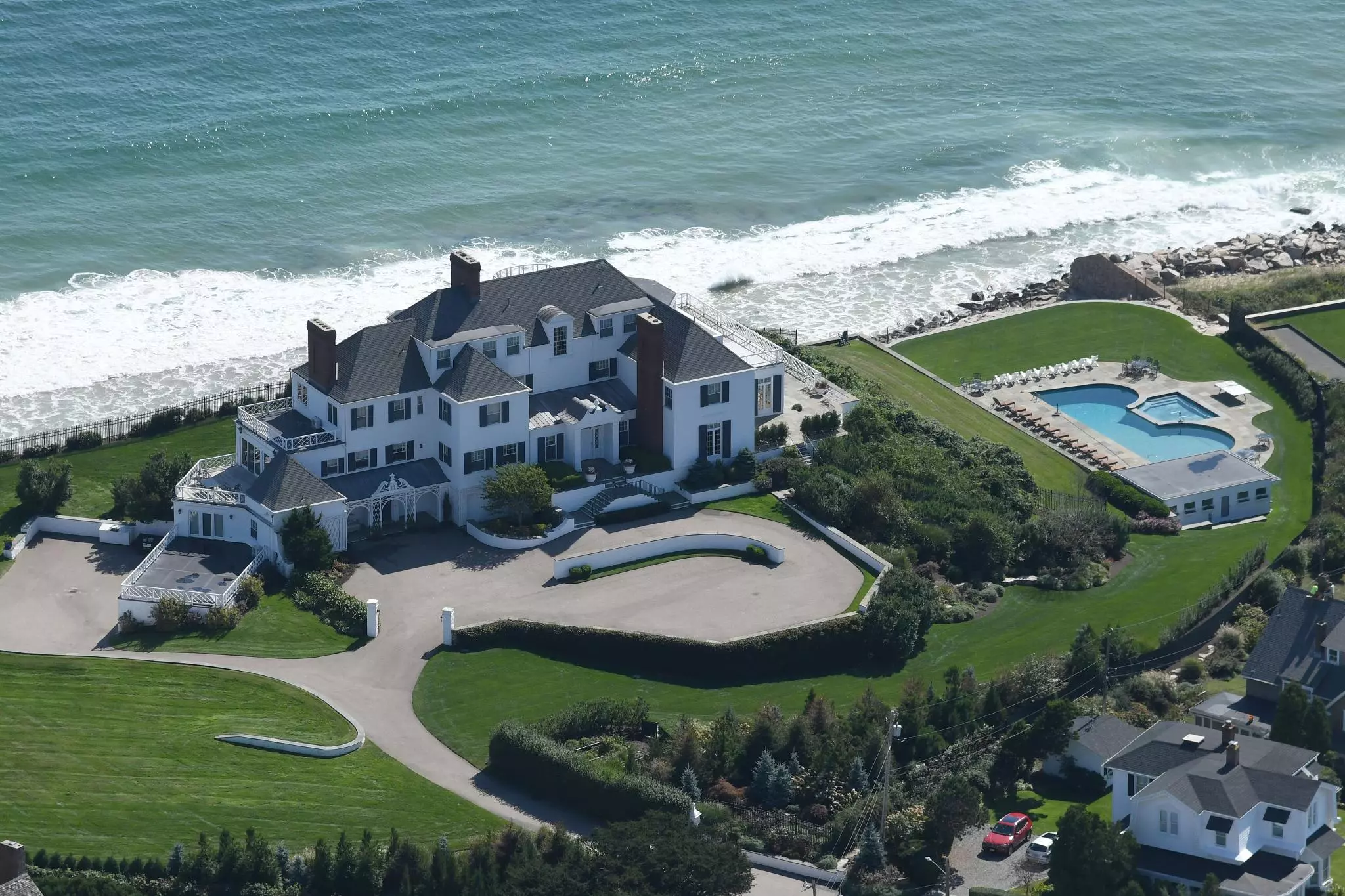new-photos-taylor-swifts-home-13720761.webp