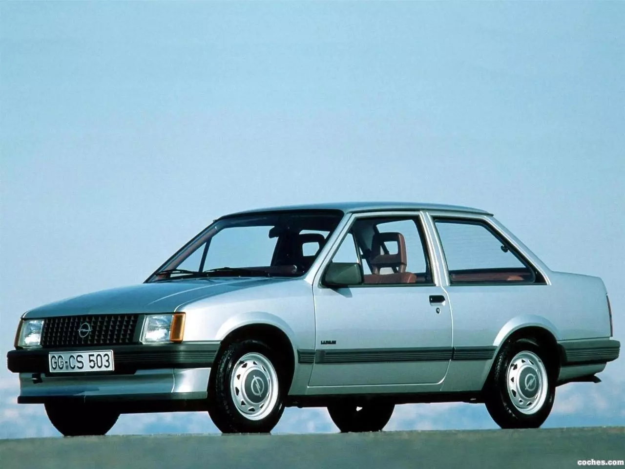 opel_corsa-tr-2-door-a-1983-85_r4.webp