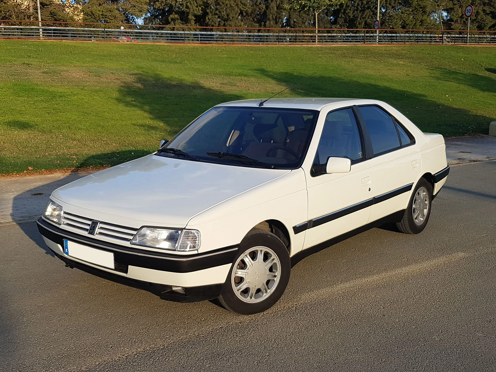 Peugeot_405_SRI_1992.webp