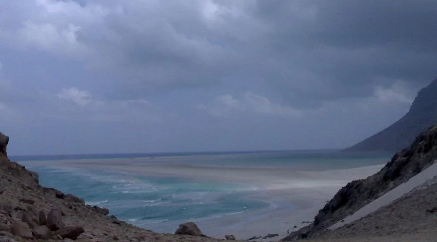 qalansiyah-beach.jpg
