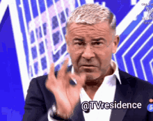 sabado-deluxe-tv-residence.gif