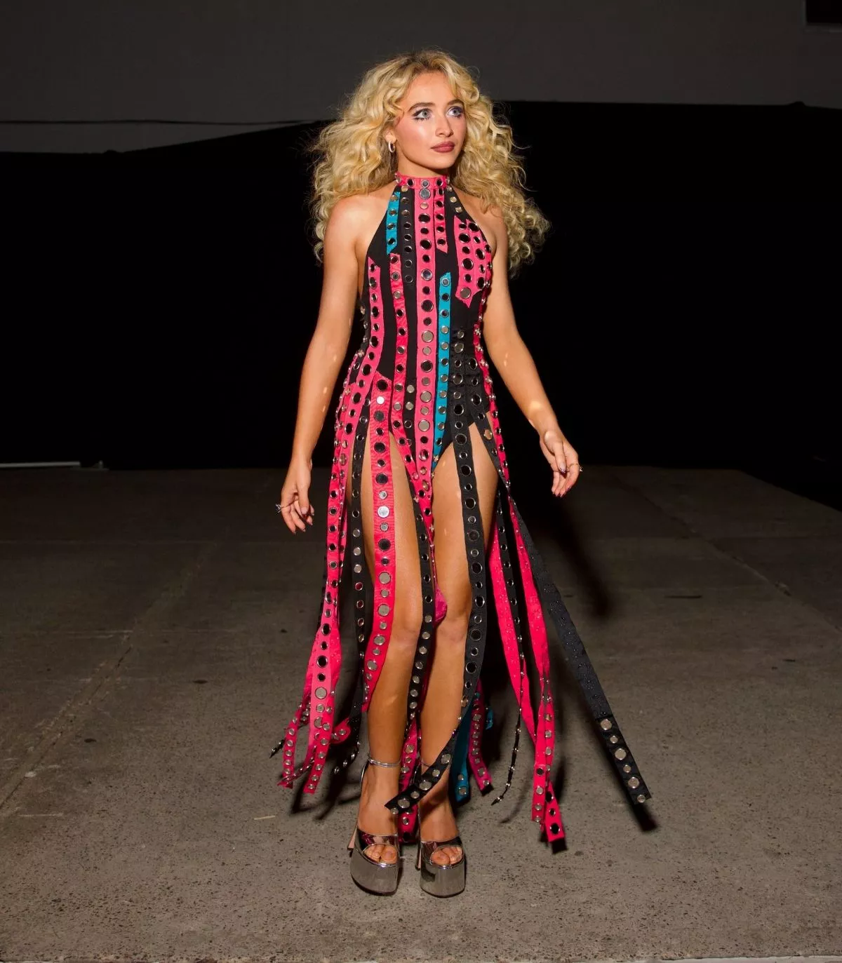 sabrina-carpenter-arrives-at-her-vma-s-after-party-in-new-york-city-09-07-2025-5.webp