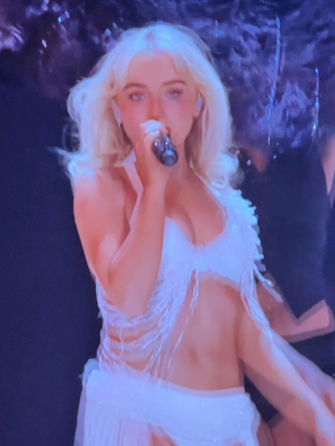 sabrina-carpenter-coachella-2026-v0-wnz507732iug1.webp