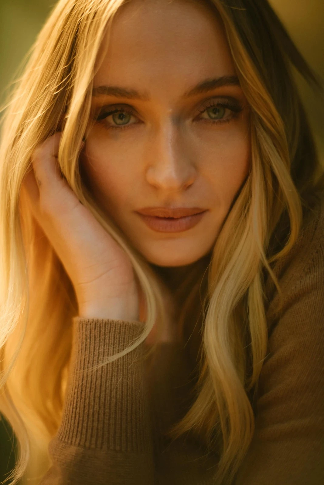 SOPHIE-TURNER-LOS-ANGELES-TIMES (1).webp