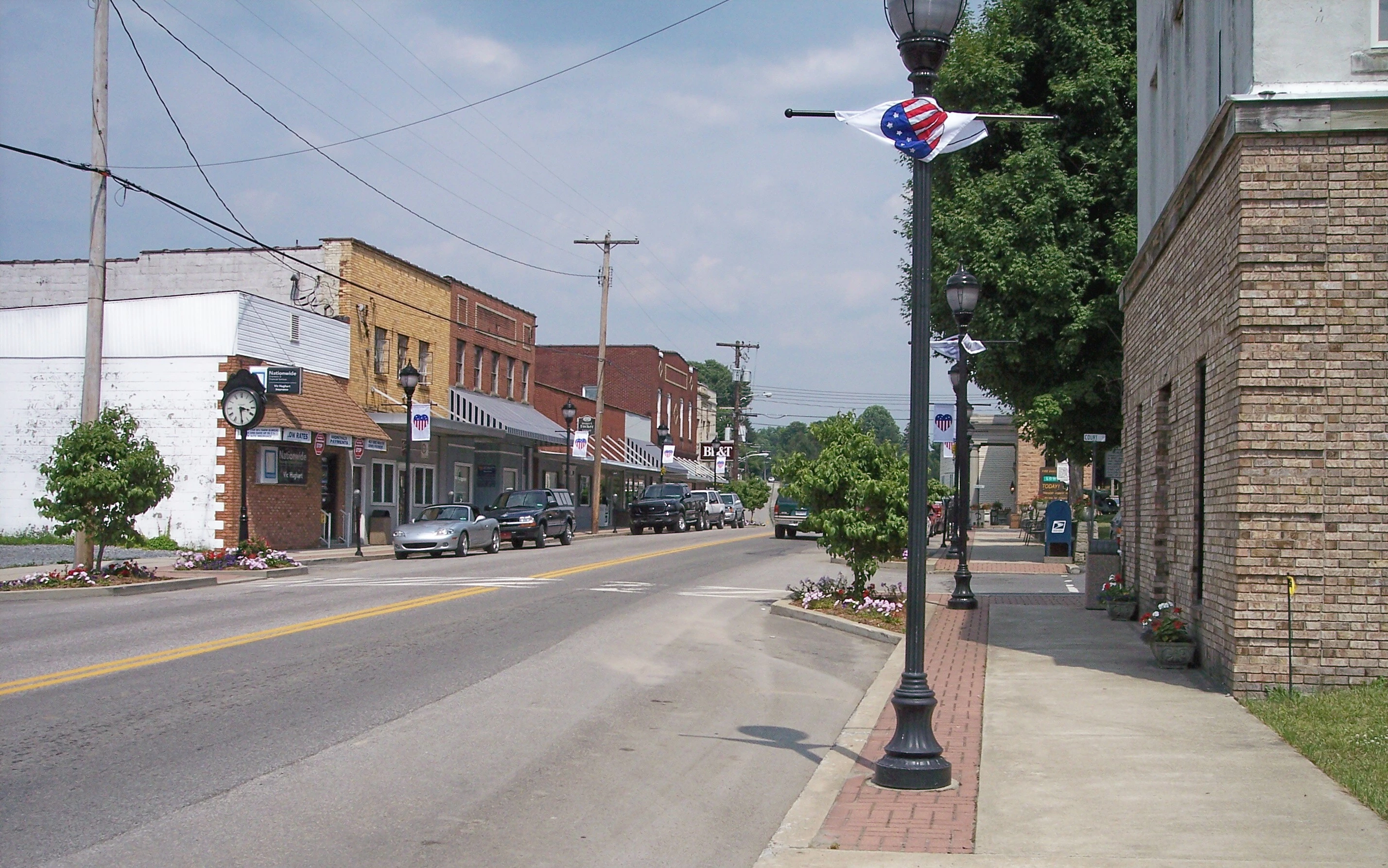 Summersville_West_Virginia_Broad_Street.jpg