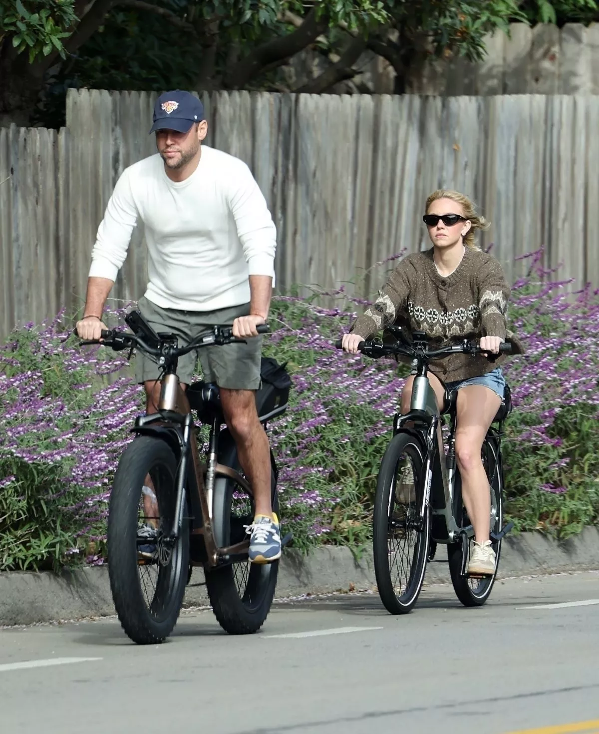 sydney-sweeney-and-scooter-braun-at-jeannine-s-bakery-restaurant-and-bike-rides-in-santa-barb...webp