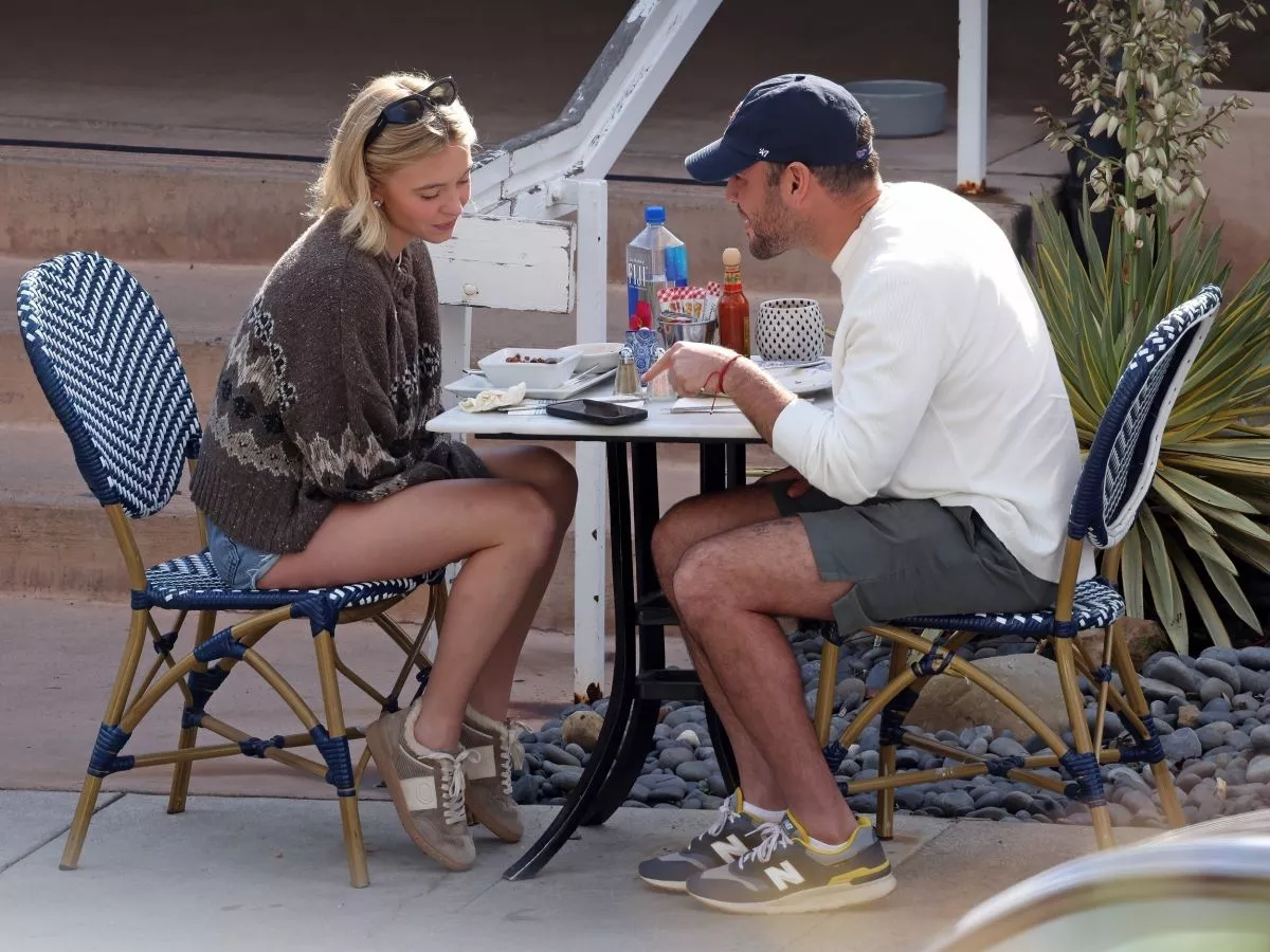 sydney-sweeney-and-scooter-braun-at-jeannine-s-bakery-restaurant-and-bike-rides-in-santa-barb...webp