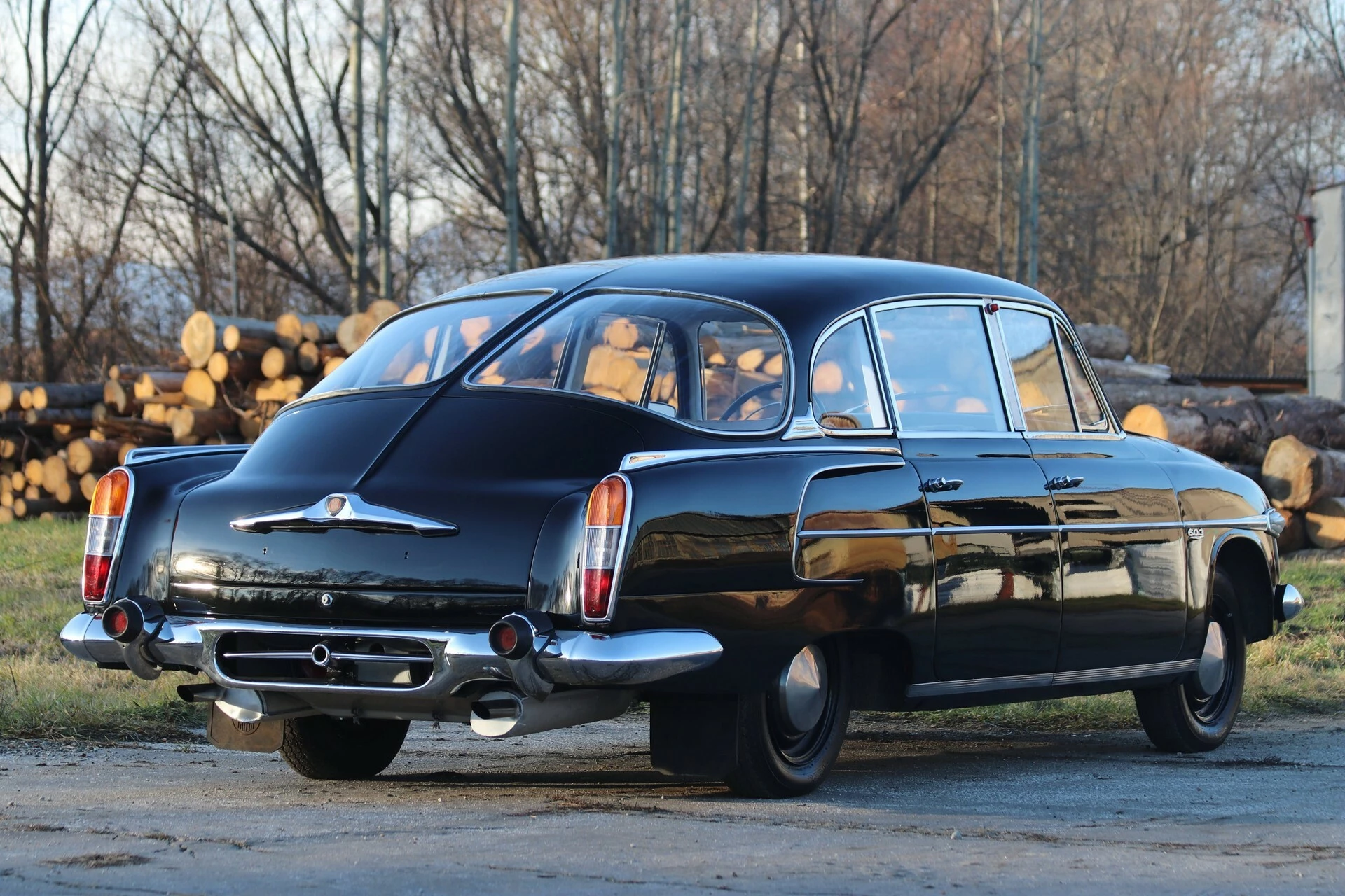 Tatra-603-2-5.webp