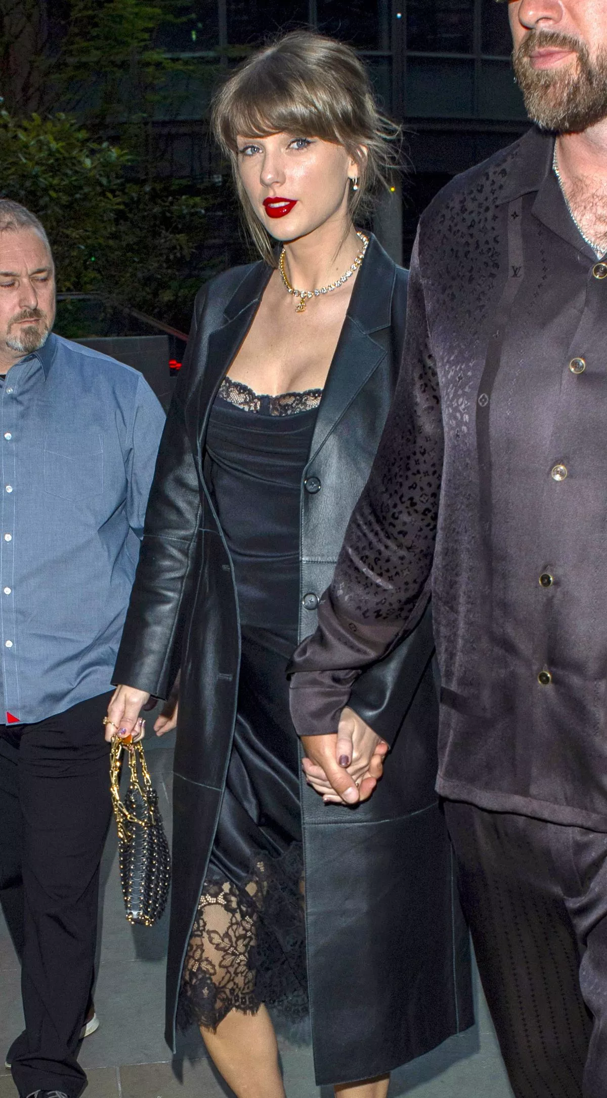 taylor-swift-and-travis-kelce-out-for-dinner-at-lucky-cat-in-london-05-08-2026-1.webp