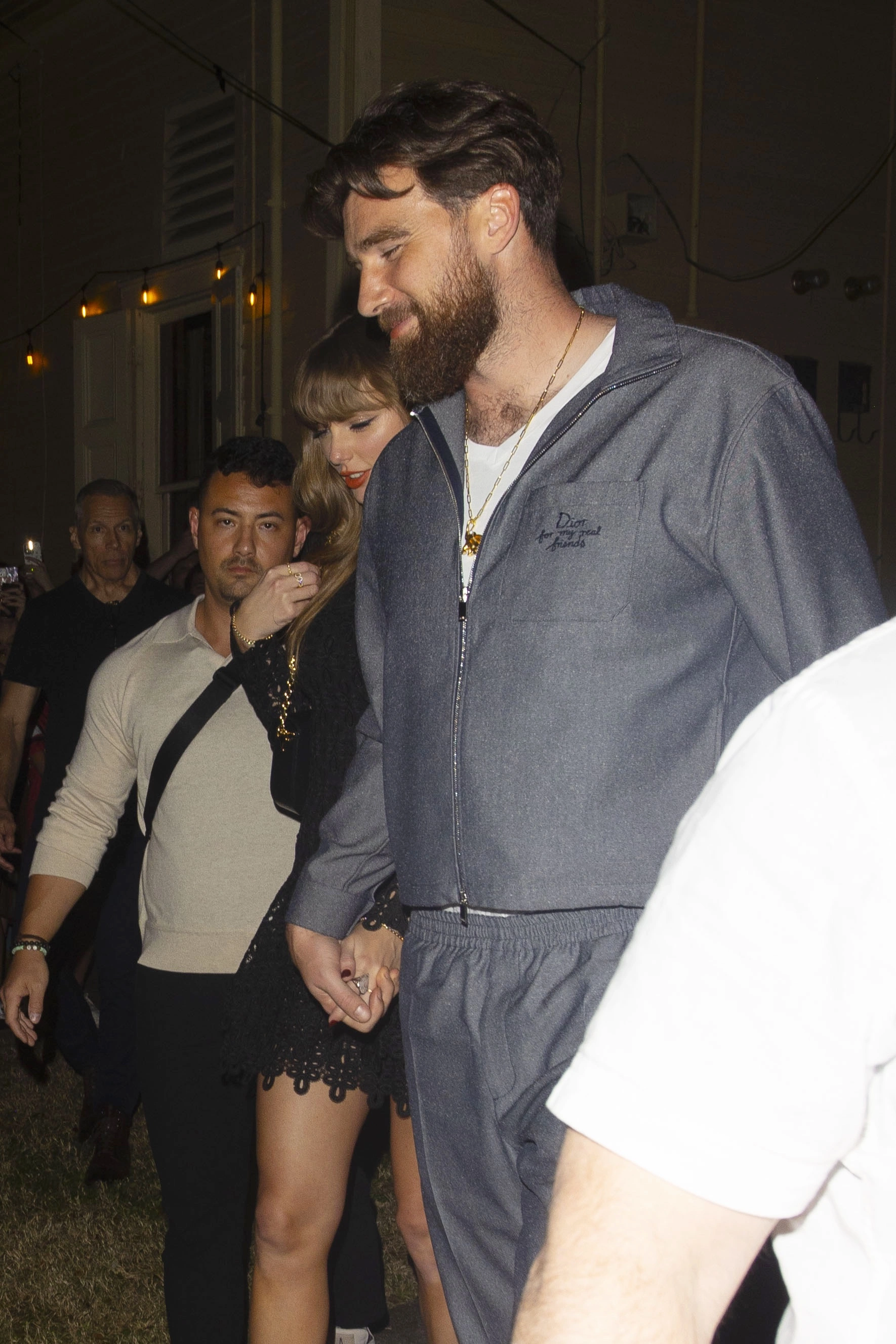 taylor-swift-spotted-dining-in-new-orleans-52373857257.webp